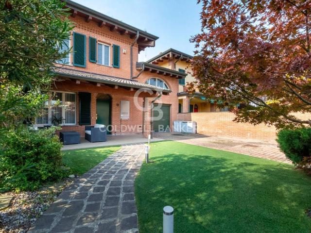 Villa Indipendente in vendita a Battuda, Lombardia