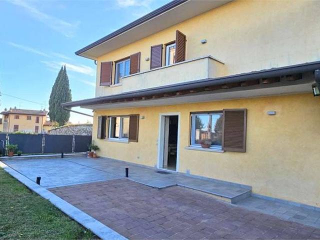 Villa Indipendente in vendita a Bedizzole, Lombardia