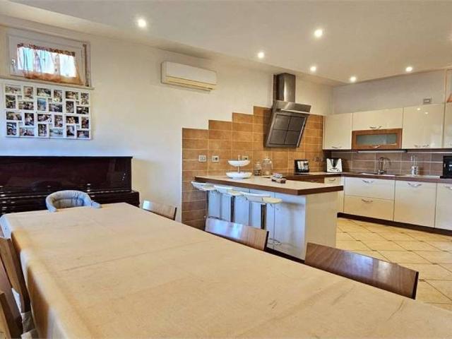 Villa Indipendente in vendita a Bedizzole, Lombardia