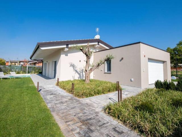Villa Indipendente in vendita a Bedizzole, Lombardia