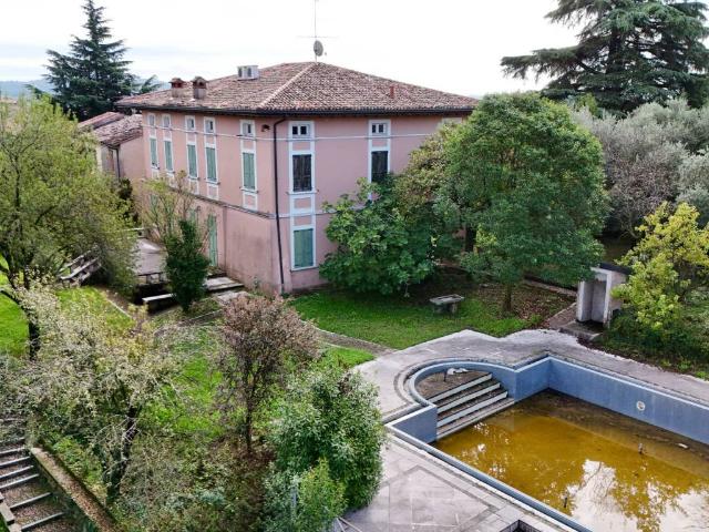 Villa Indipendente in vendita a Bedizzole, Lombardia