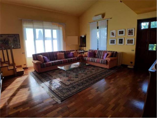 Villa Indipendente in vendita a Bedizzole, Lombardia