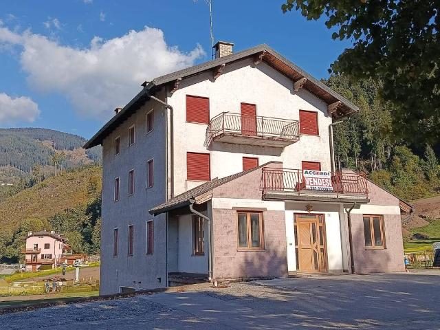 Villa Indipendente in vendita a Piazze, Bedollo
