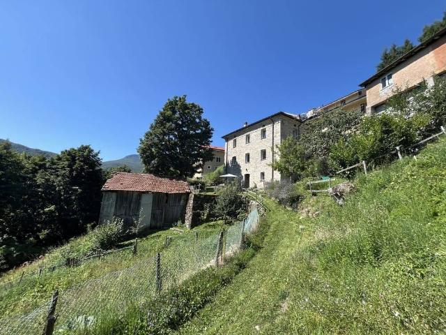Villa Indipendente in vendita a Bedonia, Reggio Emilia