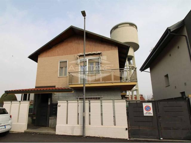 Villa Indipendente in vendita a Borgo Melano, Piemonte