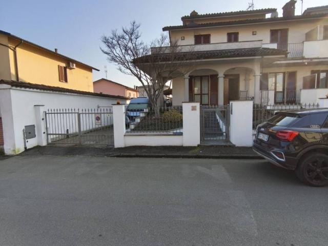Villa Indipendente in vendita a Belgioioso, Lombardia
