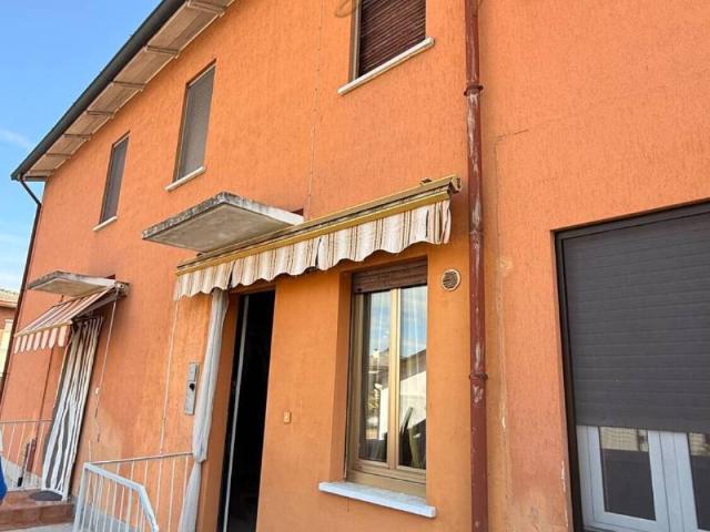 Villa Indipendente in vendita a Belgioioso, Pavia