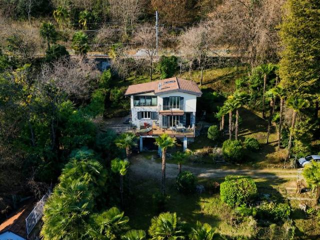 Villa Indipendente in vendita a Carcioni, Belgirate