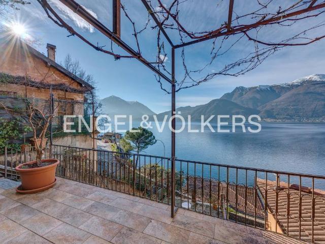 Villa Indipendente in vendita a Bellano, Lombardia