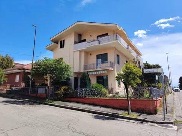 Villa Indipendente in vendita a Bellante Stazione, Bellante
