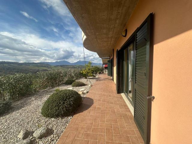 Villa Indipendente in vendita a Bellante, Abruzzo