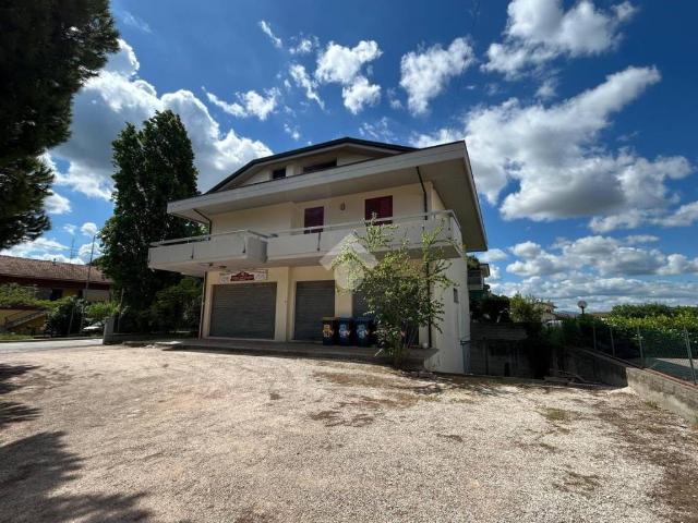 Villa Indipendente in vendita a Bellaria Monte, Bellaria