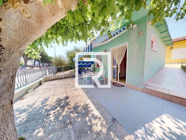 Villa Indipendente in vendita a Bellaria, Reggio Emilia