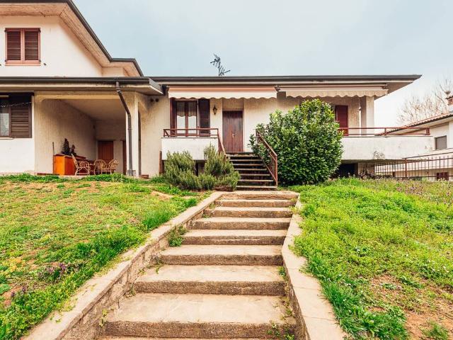 Villa Indipendente in vendita a Bellinzago Lombardo, Lombardia