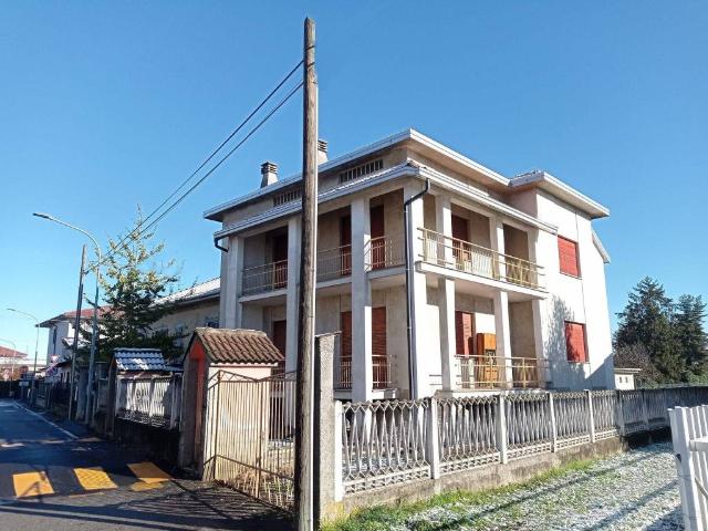 Villa Indipendente in vendita a Gaggiolo, Piemonte