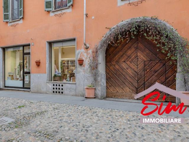 Villa Indipendente in vendita a Gaggiolo, Piemonte