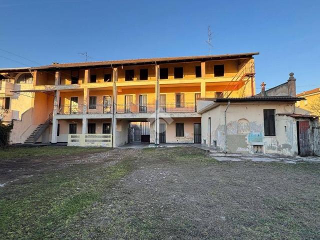 Villa Indipendente in vendita a Gaggiolo, Piemonte