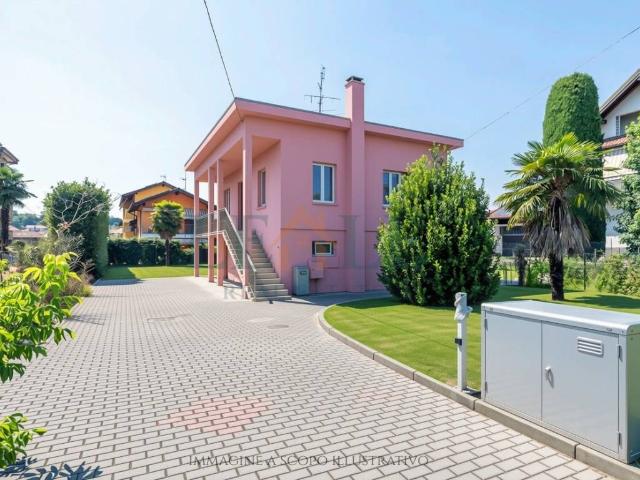 Villa Indipendente in vendita a Gaggiolo, Piemonte