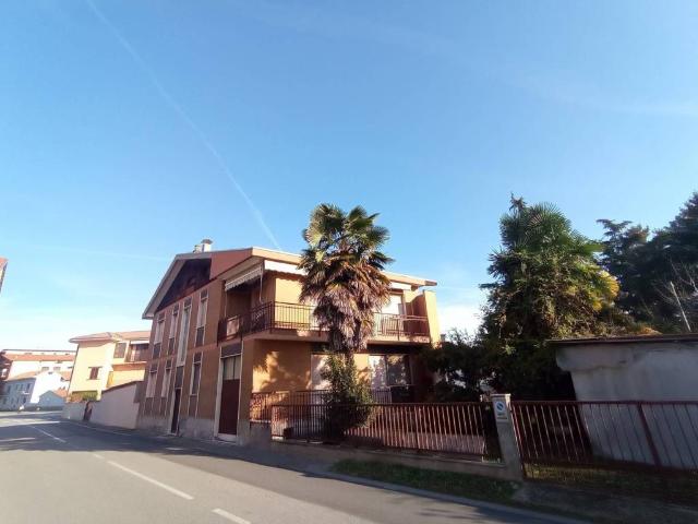 Villa Indipendente in vendita a Gaggiolo, Piemonte