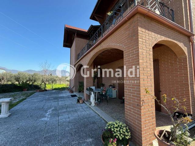 Villa Indipendente in vendita a Bellizzi, Campania