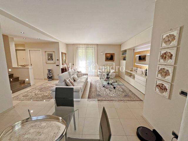 Villa Indipendente in vendita a Bellusco, Lombardia
