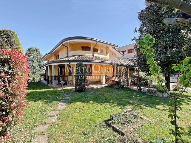 Villa Indipendente in vendita a Bellusco, Lombardia