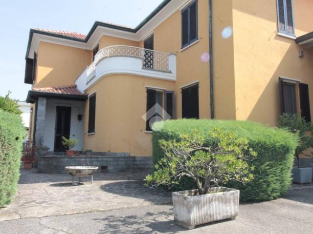 Villa Indipendente in vendita a Camuzzago, Bellusco