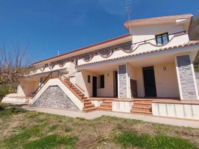 Villa Indipendente in vendita a Calabria, Cosenza