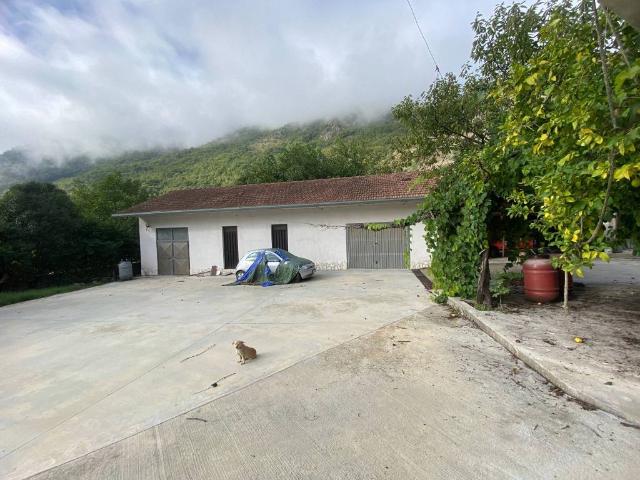 Villa Indipendente in vendita a Sant'elia Fiumerapido, Lazio