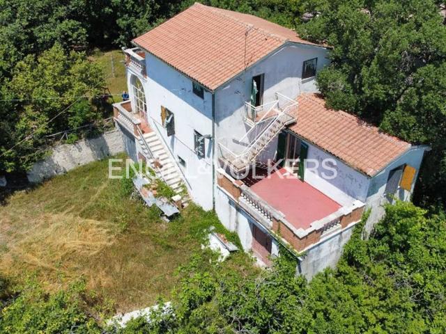 Villa Indipendente in vendita a Belmonte In Sabina, Lazio
