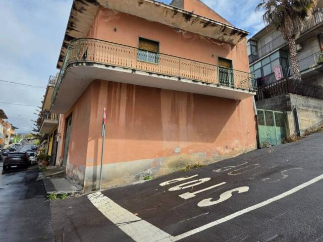Villa Indipendente in vendita a Belpasso, Sicilia