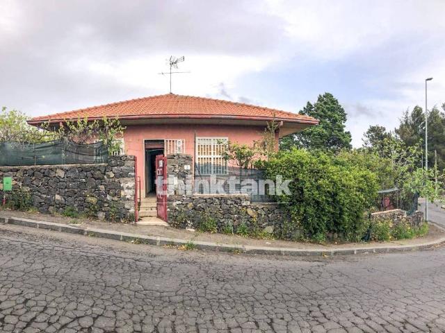 Villa Indipendente in vendita a Belpasso, Sicilia