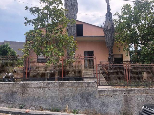 Villa Indipendente in vendita a Belpasso, Sicilia