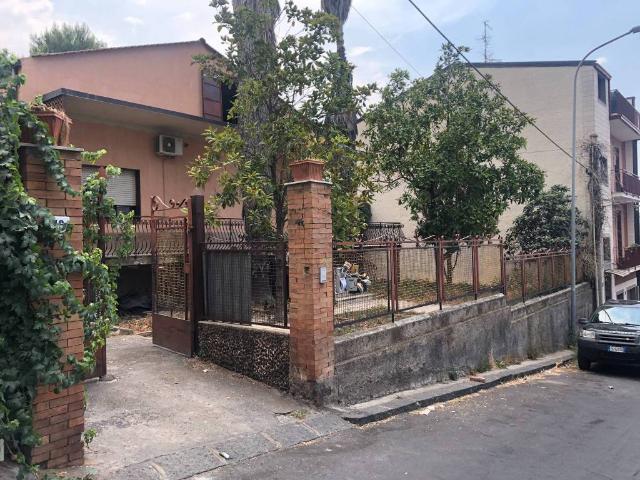 Villa Indipendente in vendita a Belpasso, Sicilia