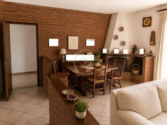 Villa Indipendente in vendita a Belpasso, Sicilia
