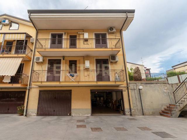 Villa Indipendente in vendita a Belpasso, Sicilia
