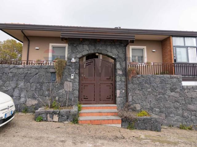 Villa Indipendente in vendita a Villaggio del Pino, Belpasso