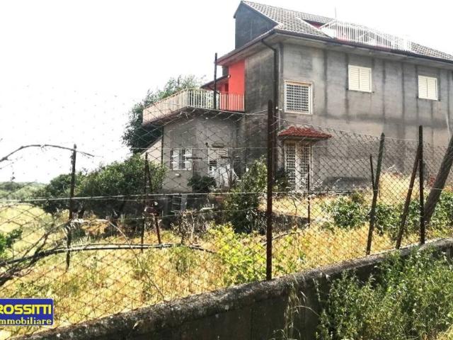 Villa Indipendente in vendita a Belpasso, Sicilia