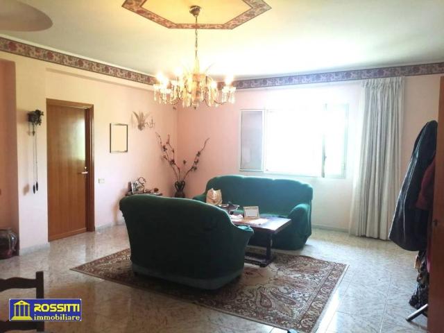 Villa Indipendente in vendita a Belpasso, Sicilia