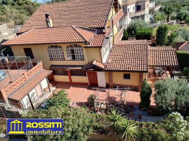 Villa Indipendente in vendita a Belpasso, Sicilia
