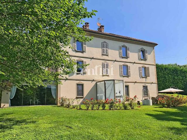 Villa Indipendente in vendita a Piemonte, Asti