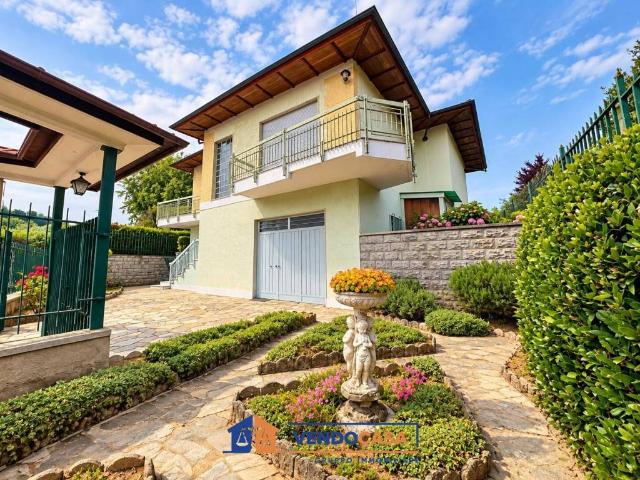 Villa Indipendente in vendita a Belveglio, Asti