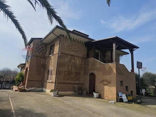 Villa Indipendente in vendita a Benevento, Campania