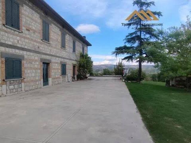 Villa Indipendente in vendita a Contrada San Vitale, Benevento