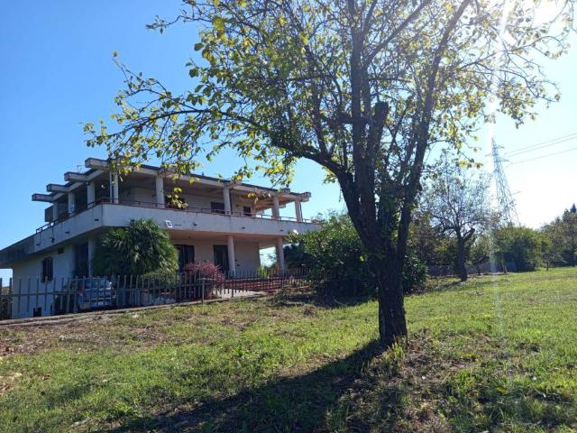 Villa Indipendente in vendita a Benevento