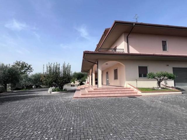 Villa Indipendente in vendita a Benevento, Campania