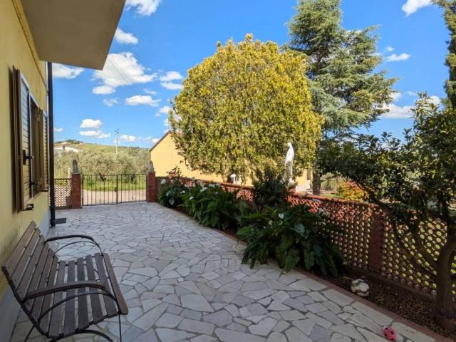 Villa Indipendente in vendita a Benevento, Campania