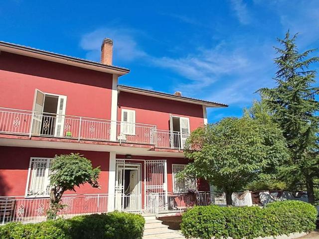 Villa Indipendente in vendita a Benevento, Campania