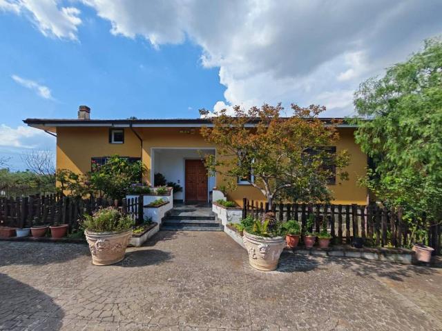 Villa Indipendente in vendita a Mellusi-Atlantici, Benevento