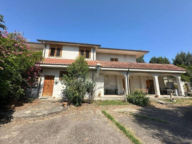 Villa Indipendente in vendita a Contrada San Vitale, Benevento